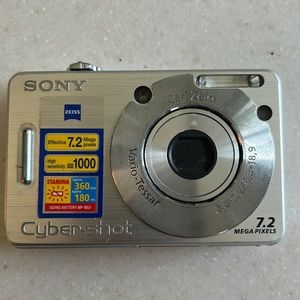 Sony cybershot digital camera